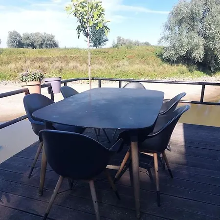 Ruime Woonboot In Centrum * Nijmegen